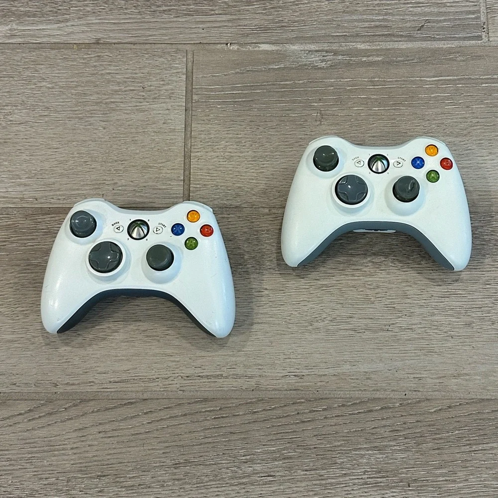 XBOX 360 Wireless Controllers